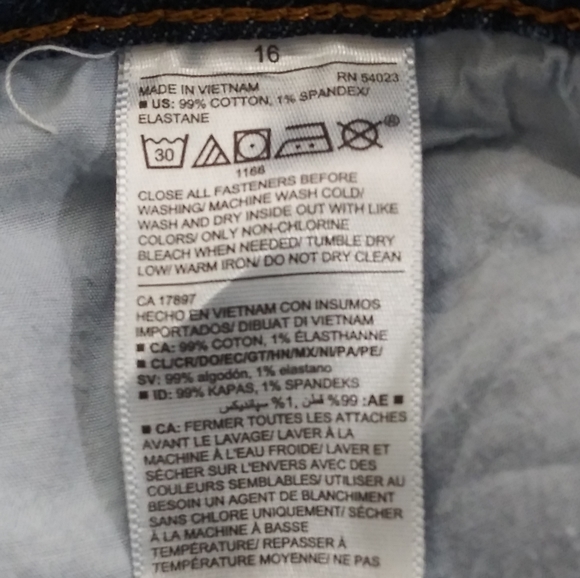 16 Old Navy Boyfriend Jeans - Picture 6 of 6